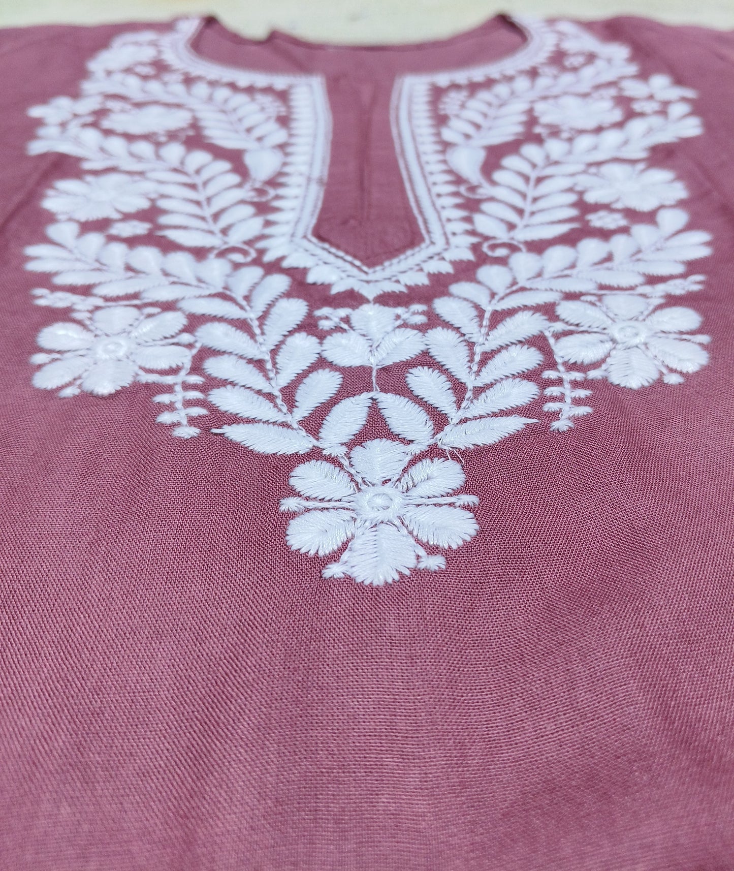 Mauve Cotton Short Chikan Kurti with White Floral Embroidery – Casual Ethnic Wear for Women