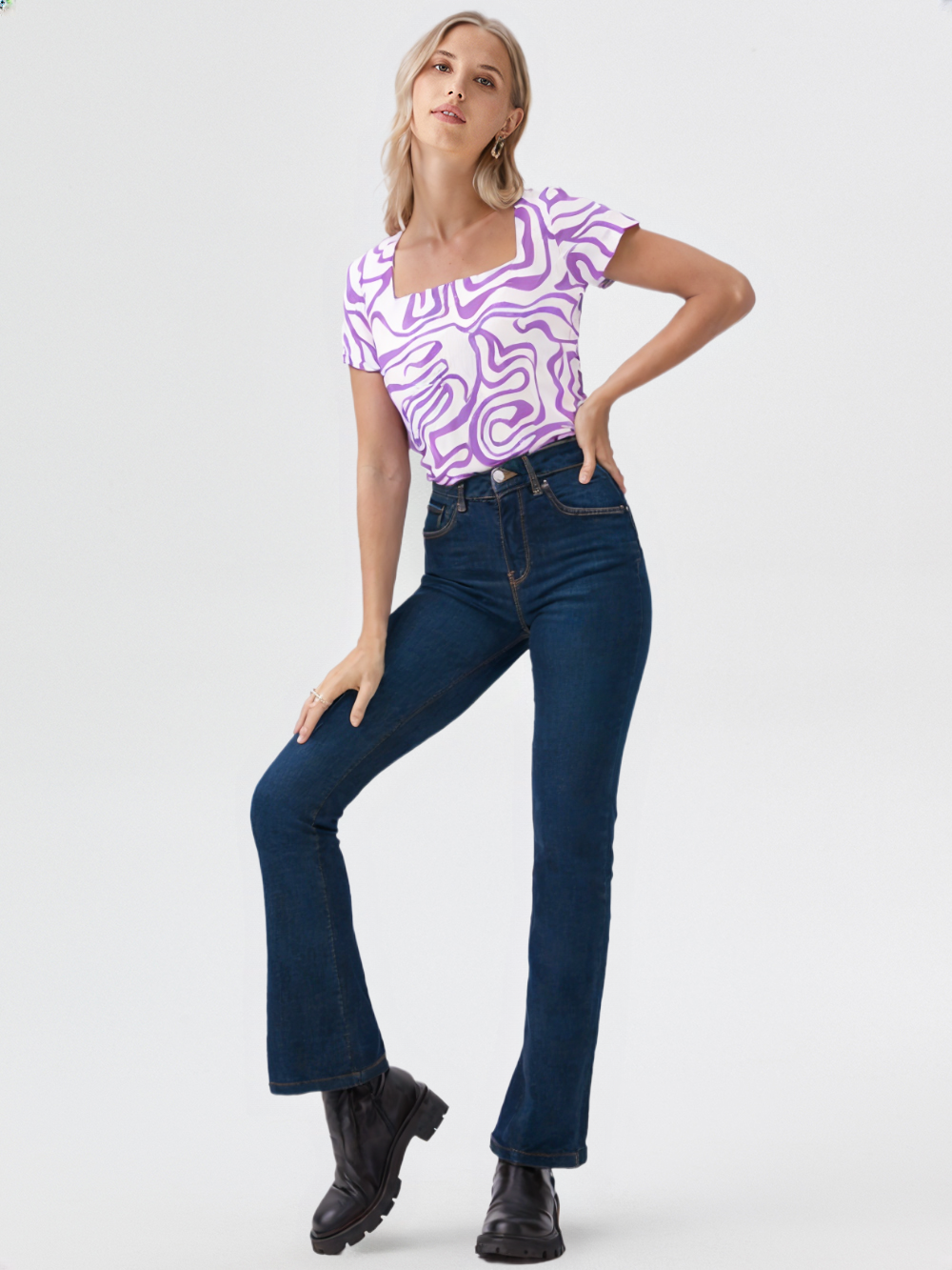 Lavender Abstract Print Square Neck Top for Women’s – Stylish Short Sleeve Summer Blouse