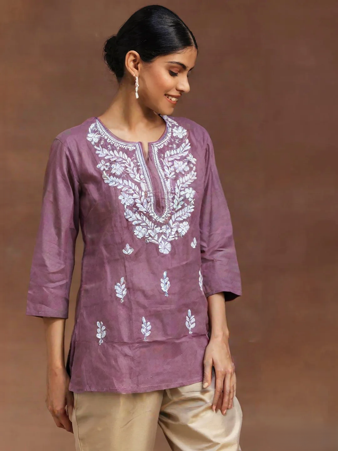 Mauve Cotton Short Chikan Kurti with White Floral Embroidery – Casual Ethnic Wear for Women