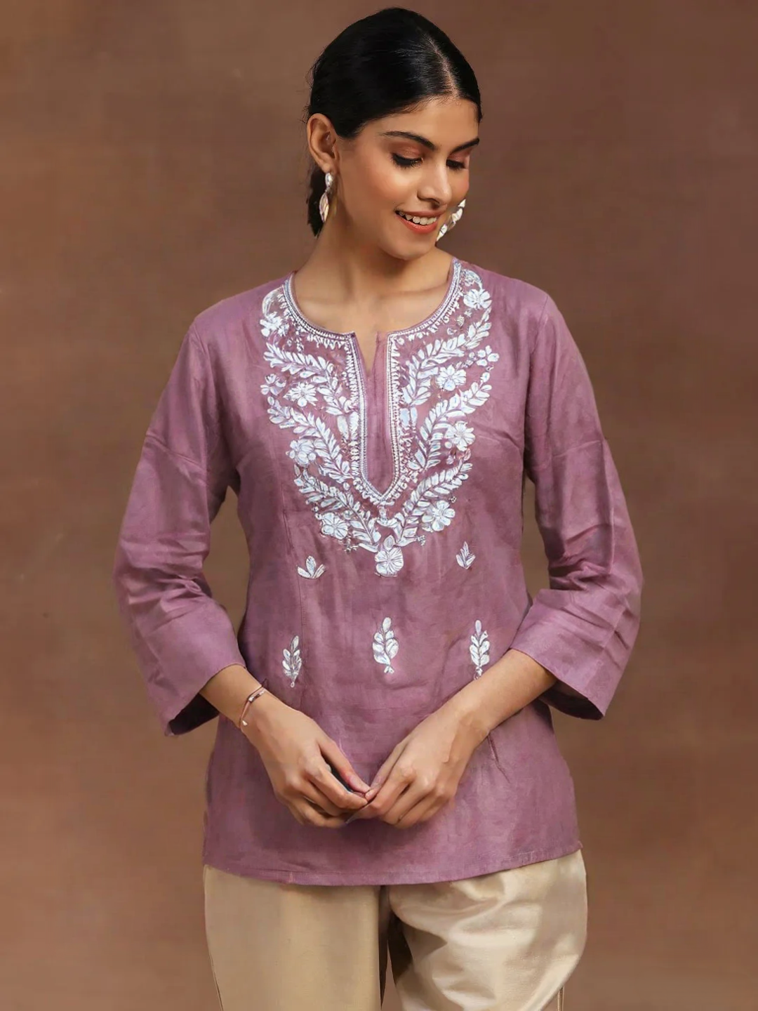 Mauve Cotton Short Chikan Kurti with White Floral Embroidery – Casual Ethnic Wear for Women